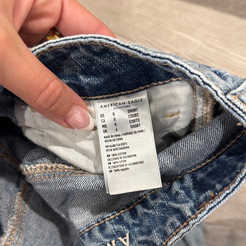 Stylish Ripped Light Blue Jeans - Picture 2 of 3